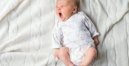 Jak układać noworodka do snu