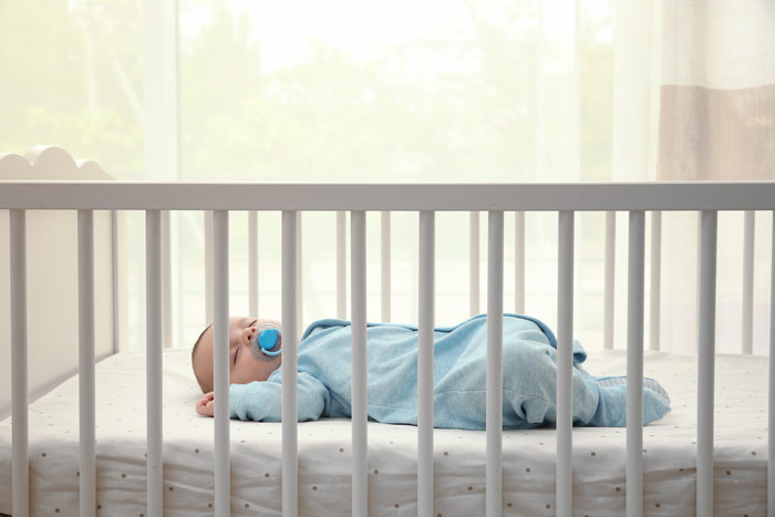 Jak układać noworodka do snu