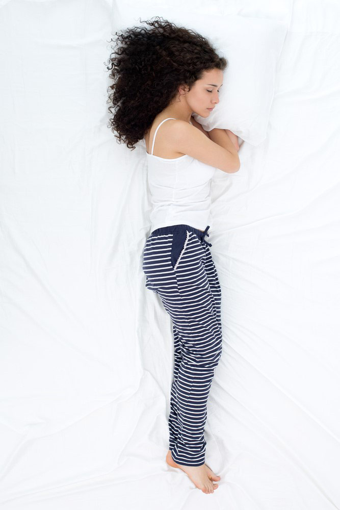Pozycje do spania – na boku, na wznak czy na brzuchu