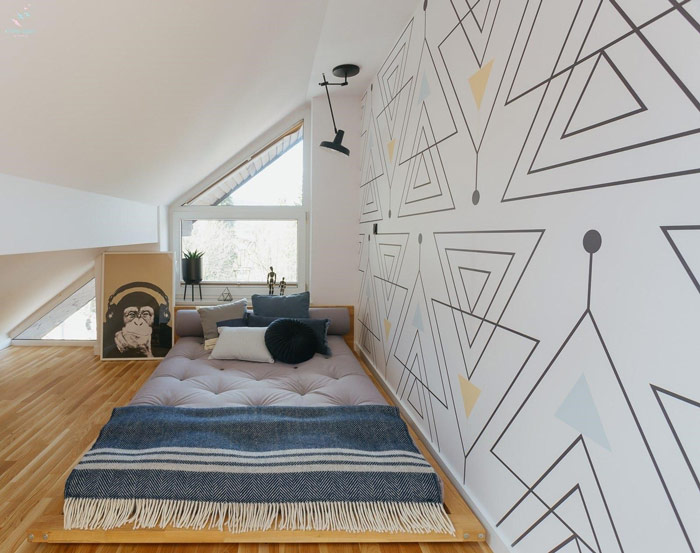Jak urządzić sypialnię na poddaszu – wskazówki architekta wnętrz