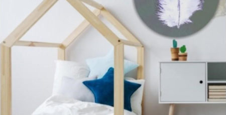 Nietypowa forma – w kształcie drewnianego domku – łóżka dziecięcego ze stelażem i materacem - zdrowy-sen.eu