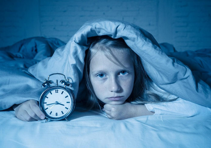 Fot. Chroniczny brak snu u dzieci to ryzyko wystąpienia zaburzeń rozwojowych.
