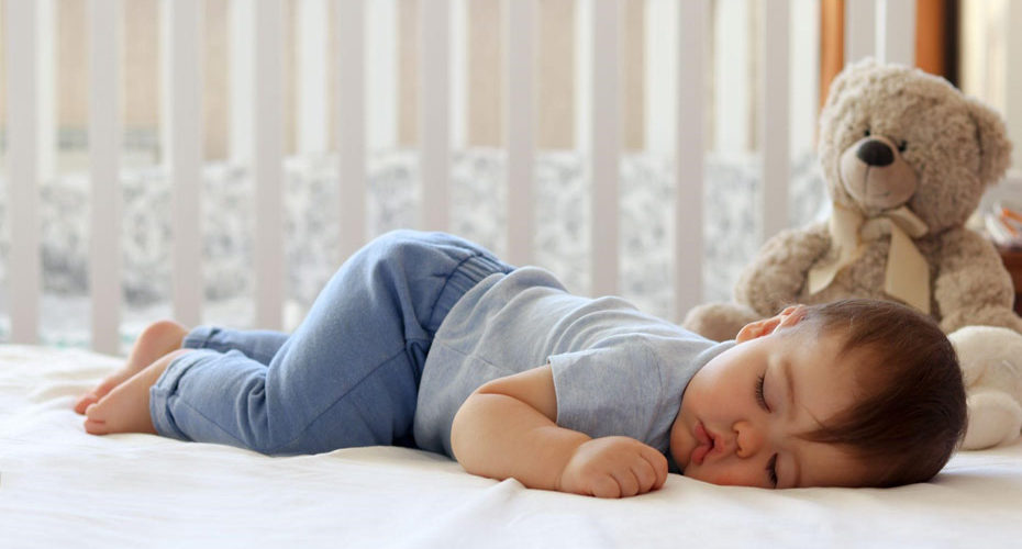 Smacznie i długo śpiące dziecko - zdrowy-sen.eu