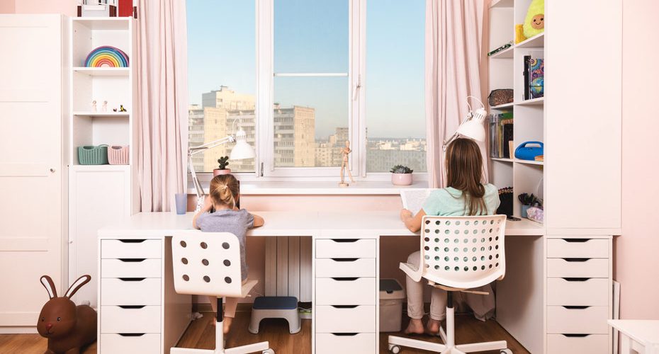 Dwa biurka w jednym pokoju dla rodzeństwa – zdrowy-sen.eu