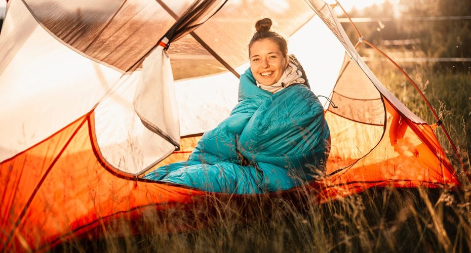 Spanie pod namiotem i komfort snu – zdrowy-sen.eu