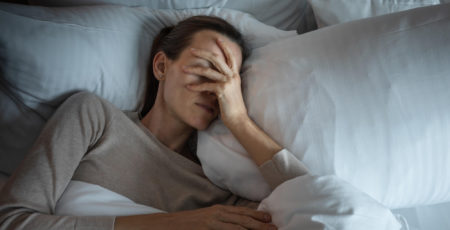 Dlaczego budzenie w złym momencie psuje cały dzień