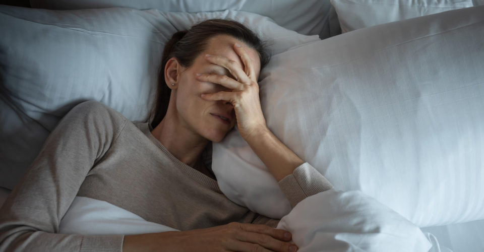 Dlaczego budzenie w złym momencie psuje cały dzień